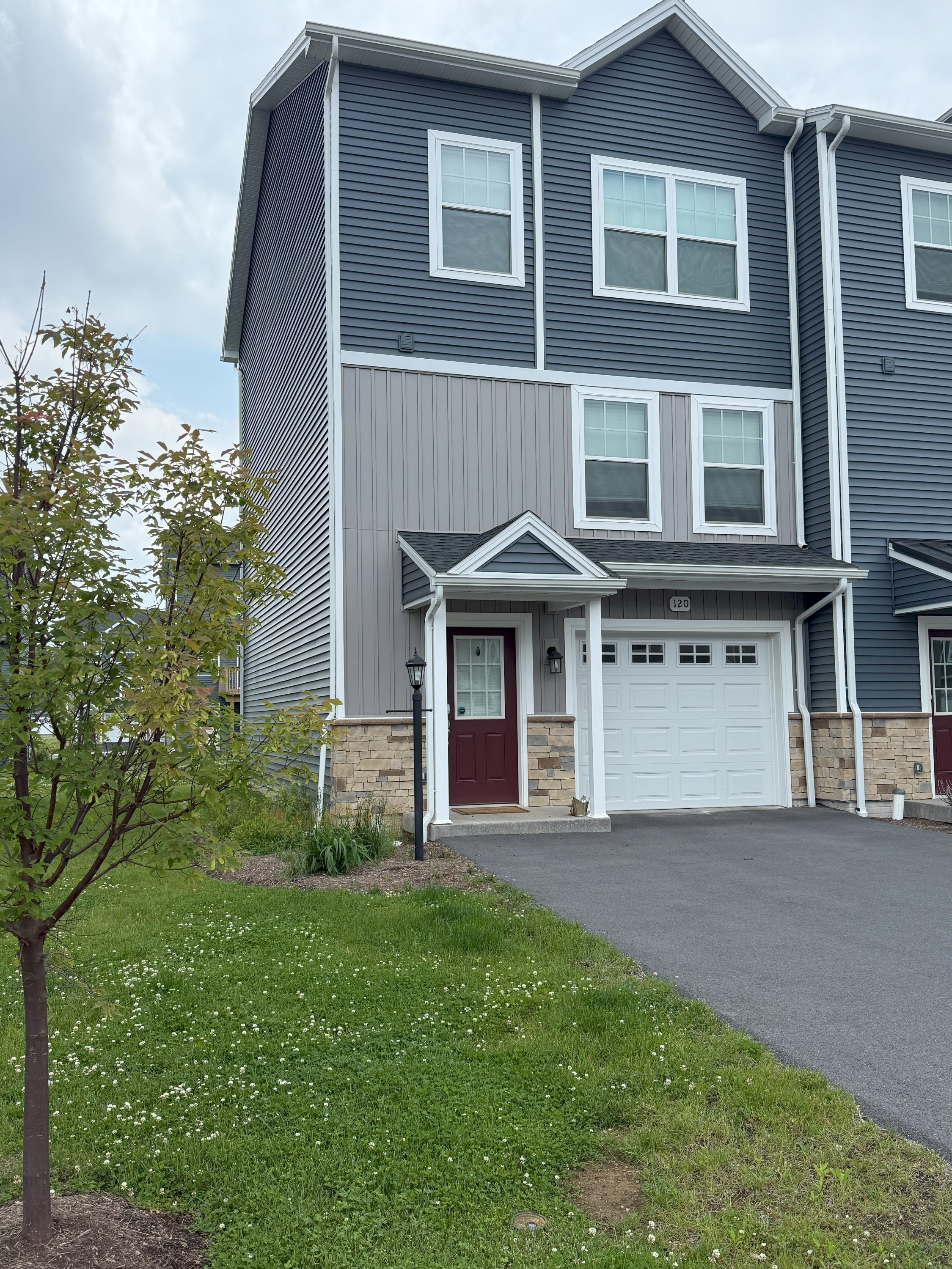 120 Veery Way - 1